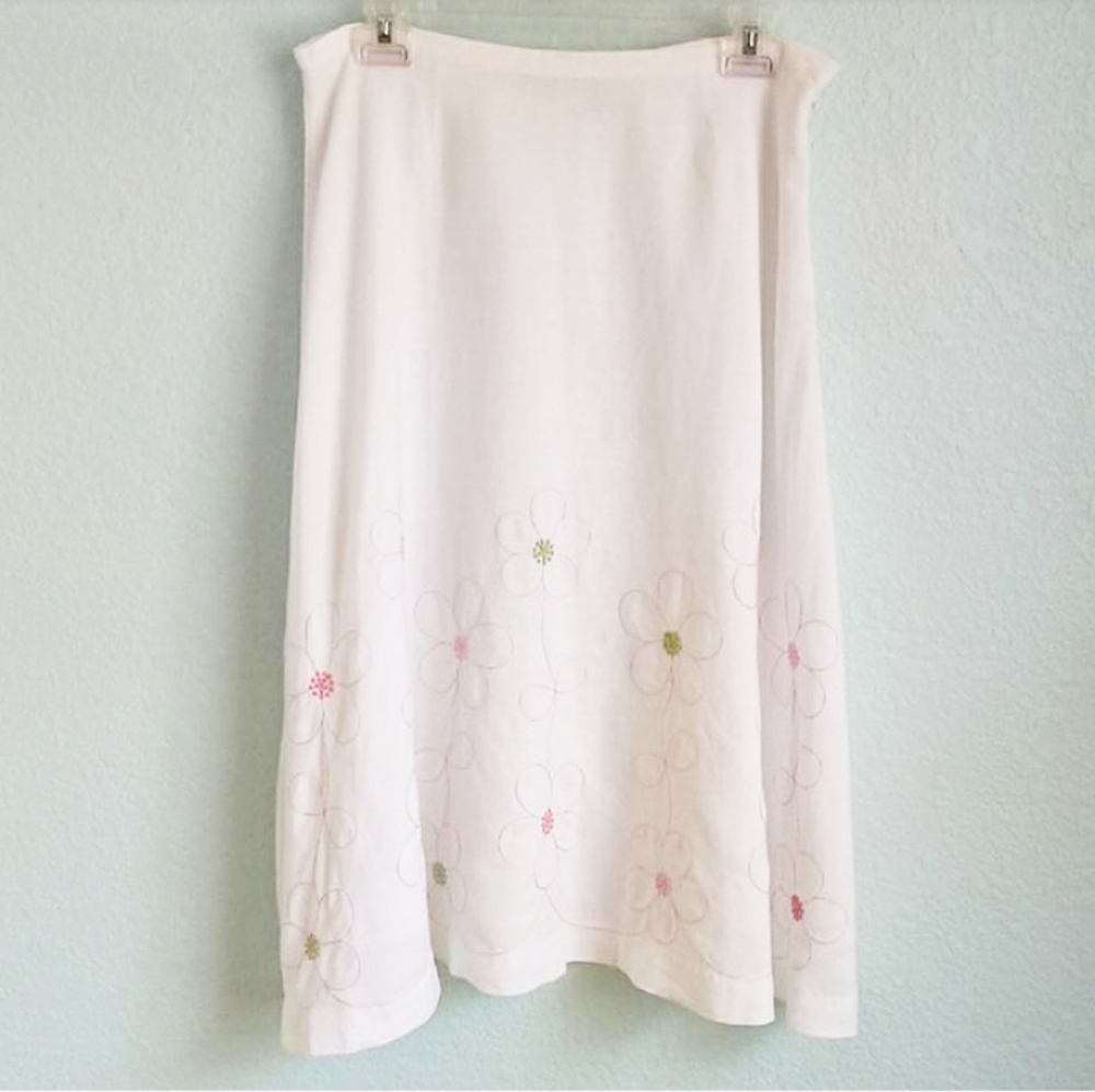 EDWARD | White Linen Flower Embroidery Skir